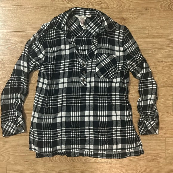 Plaid shirt - Ash and Ember - small - Picture 1 of 4